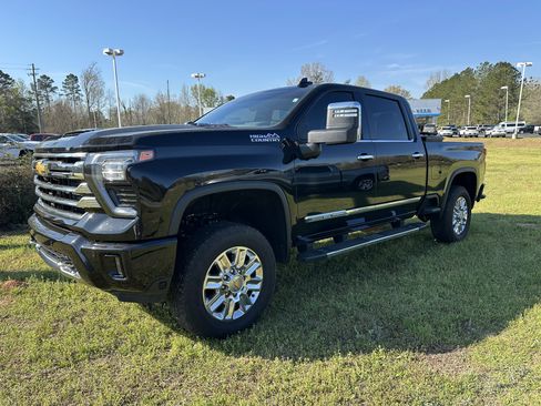 Used 2025 Chevrolet Silverado 2500 High Country w/ Technology Package image 2