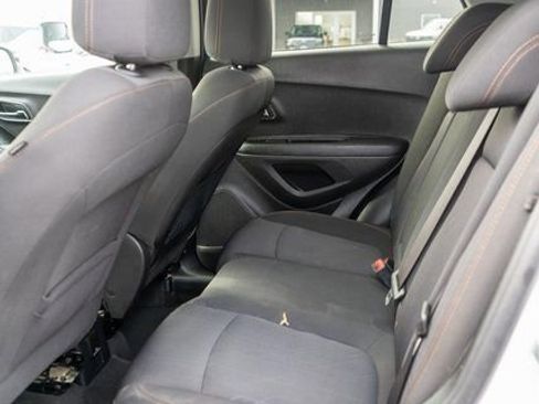 Used 2020 Chevrolet Trax LT AWD/4WD image 11