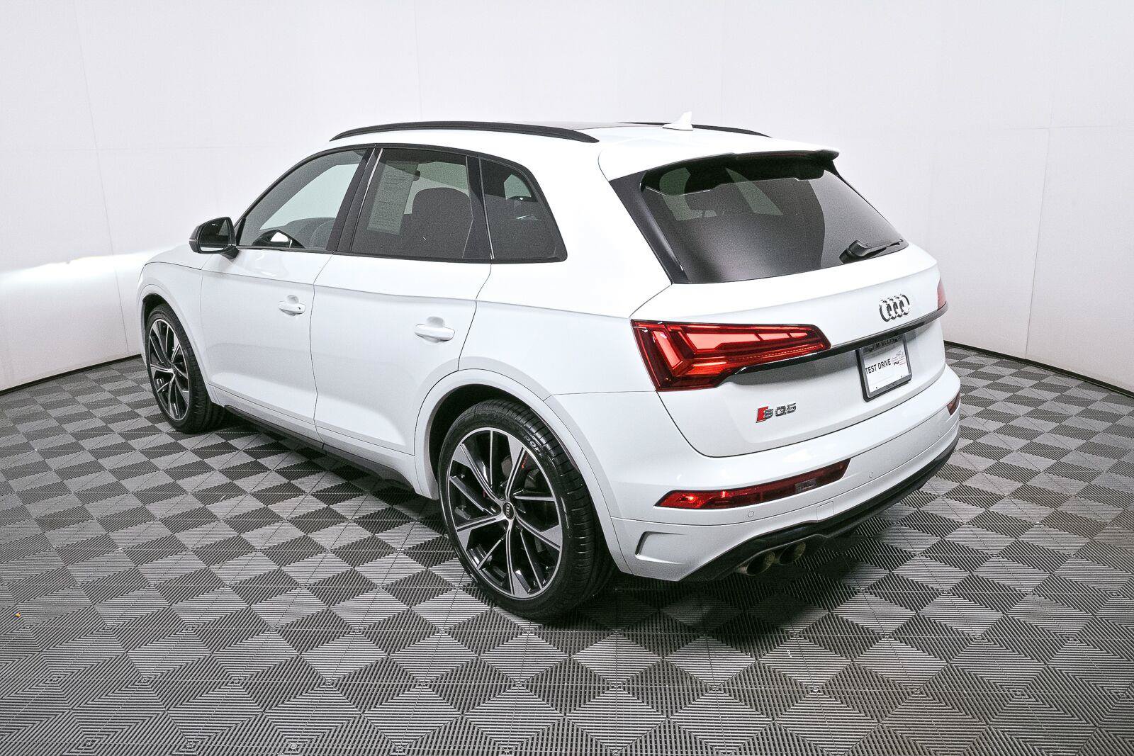 Used 2024 Audi SQ5 Premium Plus AWD/4WD image 32