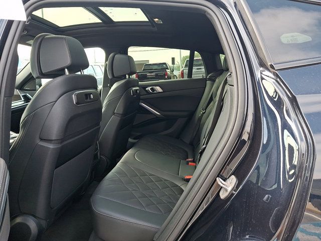 Used 2024 BMW X6 xDrive40i AWD/4WD image 10