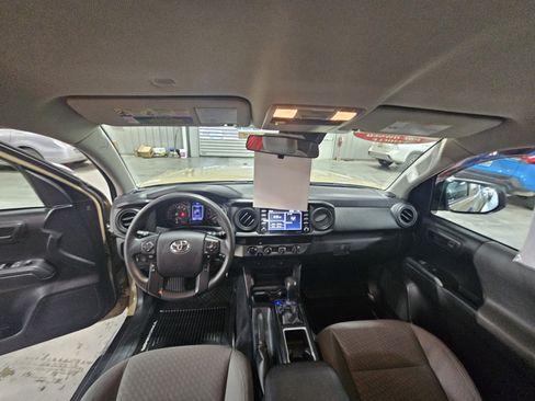 Certified 2020 Toyota Tacoma SR w/ SX Package image 15