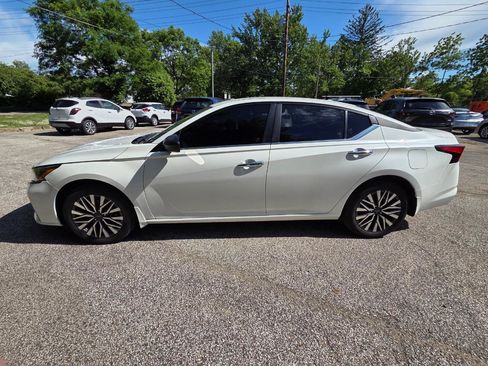 Used 2024 Nissan Altima 2.5 SV AWD/4WD image 8
