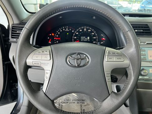 Used 2009 Toyota Camry XLE FWD image 12