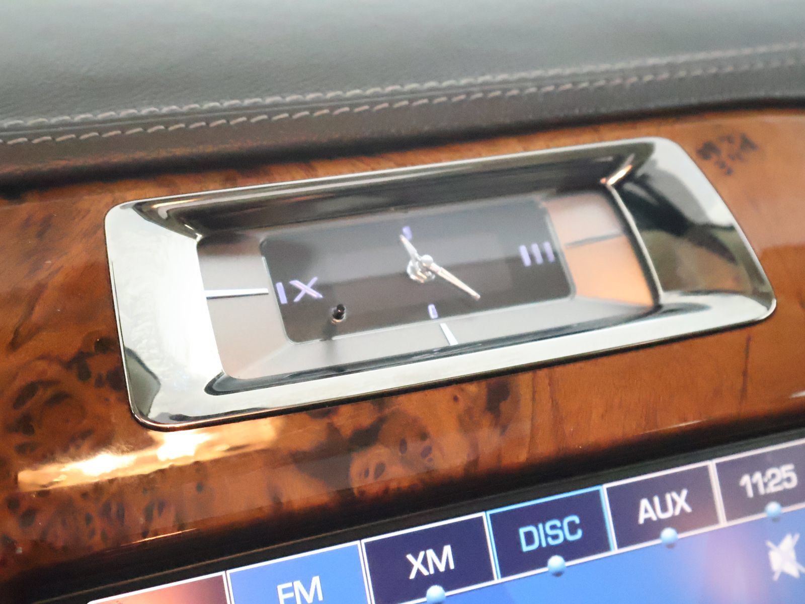 Used 2014 Cadillac Escalade Platinum AWD/4WD image 41