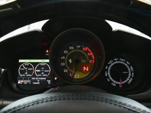 Used 2013 Ferrari California image 39