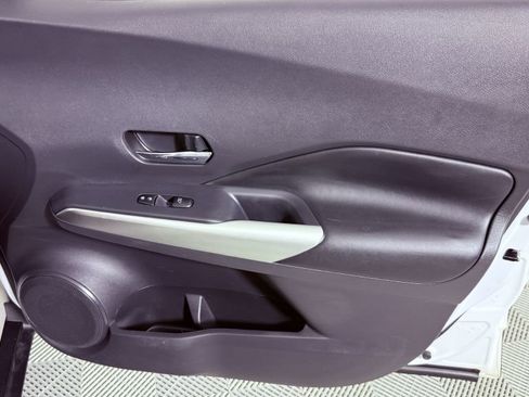 Used 2019 Nissan Kicks SR w/ SR Premium Package image 21