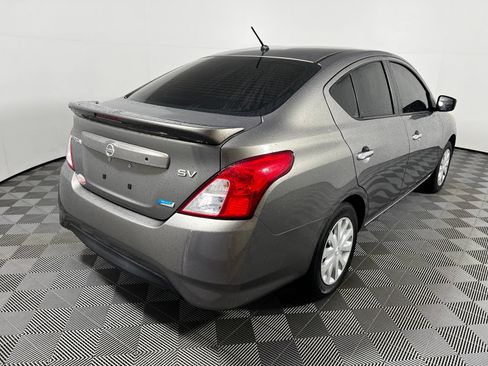 Used 2016 Nissan Versa SV FWD image 5