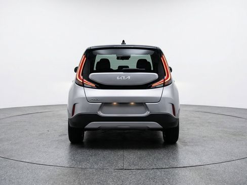 Used 2025 Kia Soul LX w/ LX Technology Package image 7