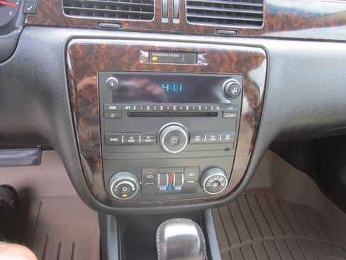 Used 2012 Chevrolet Impala LT FWD image 22
