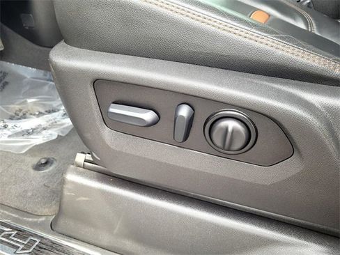 Used 2022 GMC Sierra 1500 AT4 w/ AT4 Carbonpro Edition image 10