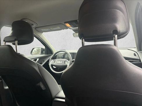 Used 2024 Kia Niro LX image 20