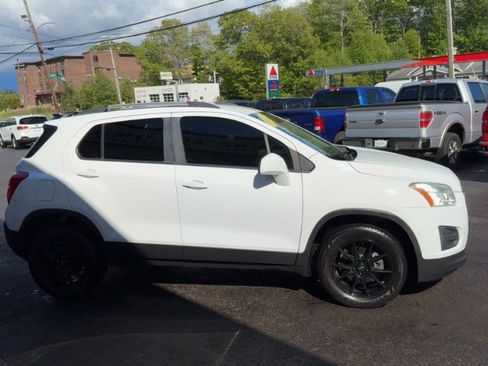 Used 2015 Chevrolet Trax LT w/ LT Plus Package AWD/4WD image 5