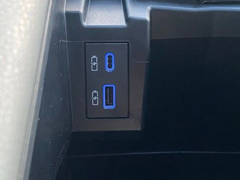 Used 2022 Toyota Sienna XLE image 24