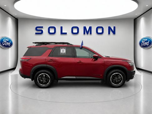 Used 2025 Nissan Pathfinder Rock Creek AWD/4WD image 4