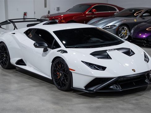 Used 2022 Lamborghini Huracan STO RWD image 8
