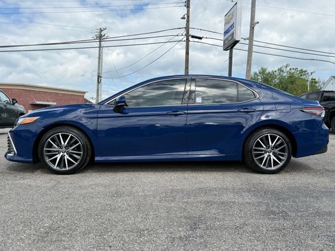 Used 2024 Toyota Camry XLE FWD image 5