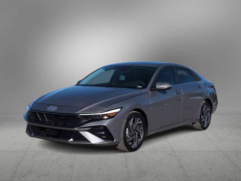 Certified 2025 Hyundai Elantra Limited image 4