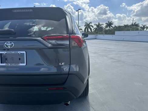 Used 2022 Toyota RAV4 LE image 33