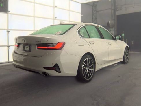 Used 2020 BMW 330i xDrive Sedan w/ Convenience Package AWD/4WD image 3