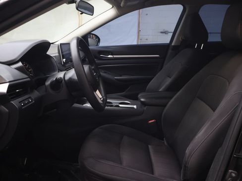 Used 2022 Nissan Altima 2.5 SV FWD image 16
