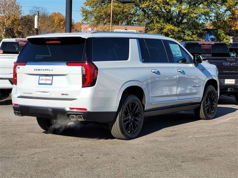 New 2026 GMC Yukon XL Denali w/ Sun & Power Step Package image 4