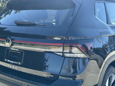 New 2025 Volkswagen Taos SE image 9