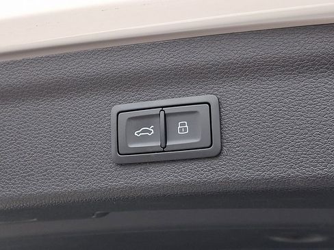 Used 2024 Audi Q3 2.0T Premium image 30