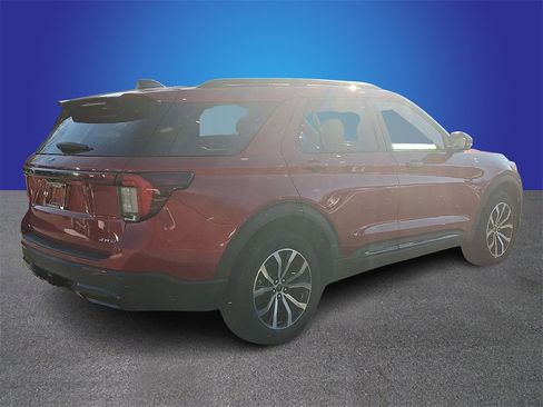 Used 2025 Ford Explorer ST-Line image 4