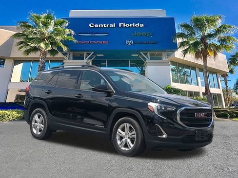 Used 2020 GMC Terrain SLE w/ Driver Convenience Package FWD image 2