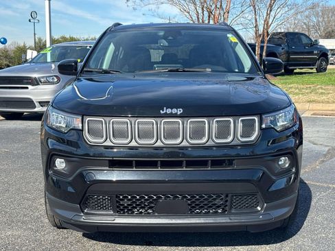 Used 2022 Jeep Compass Latitude w/ Convenience Group image 2