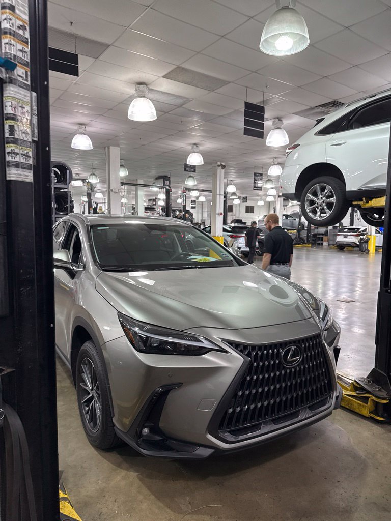 Used 2025 Lexus NX 250 FWD w/ Accessory Package (2T) image 2