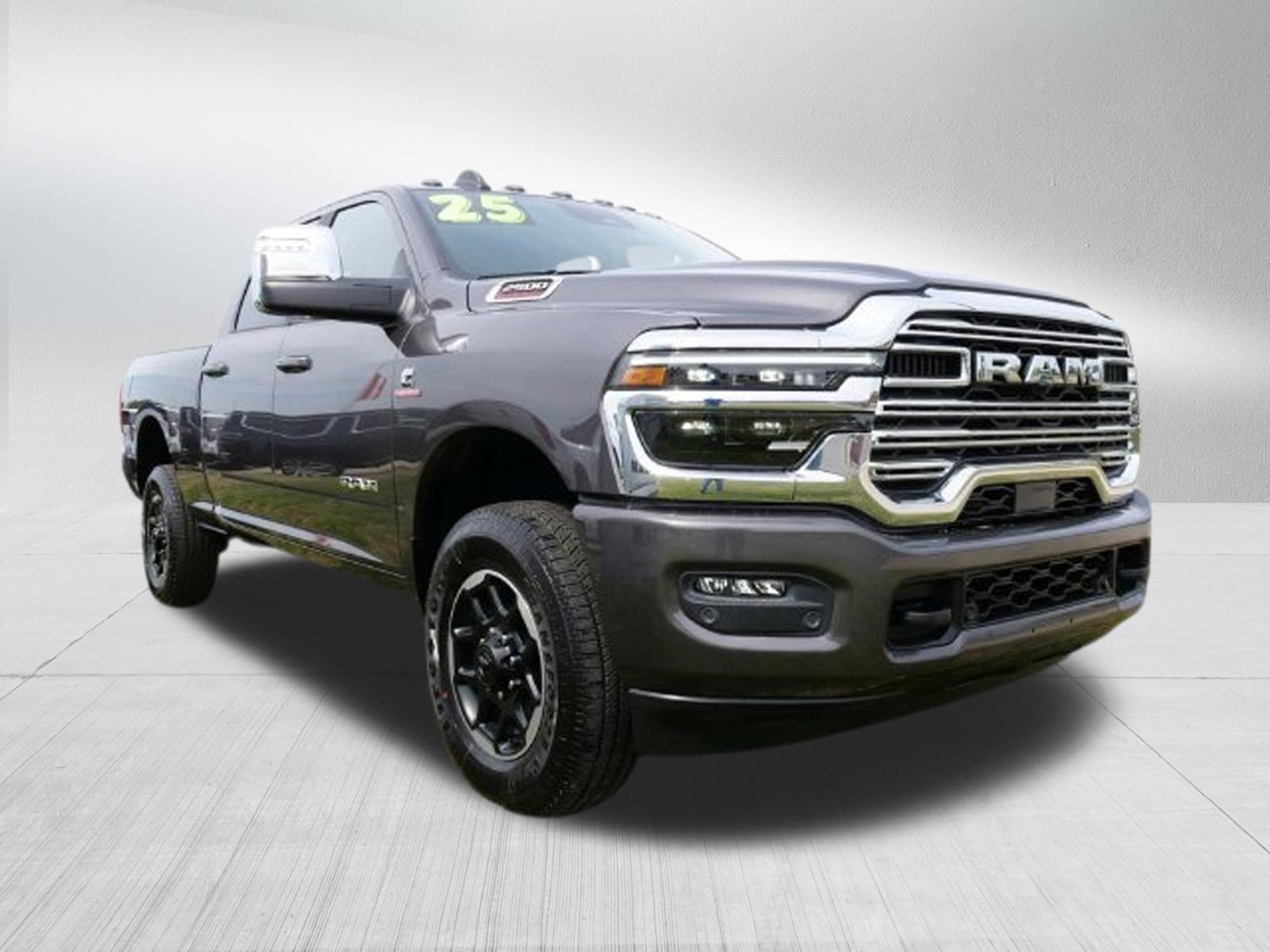 Used 2025 RAM 2500 Laramie AWD/4WD image 10