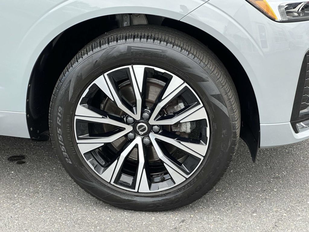 Certified 2024 Volvo XC60 B5 Core w/ Protection Package Premier AWD/4WD image 6