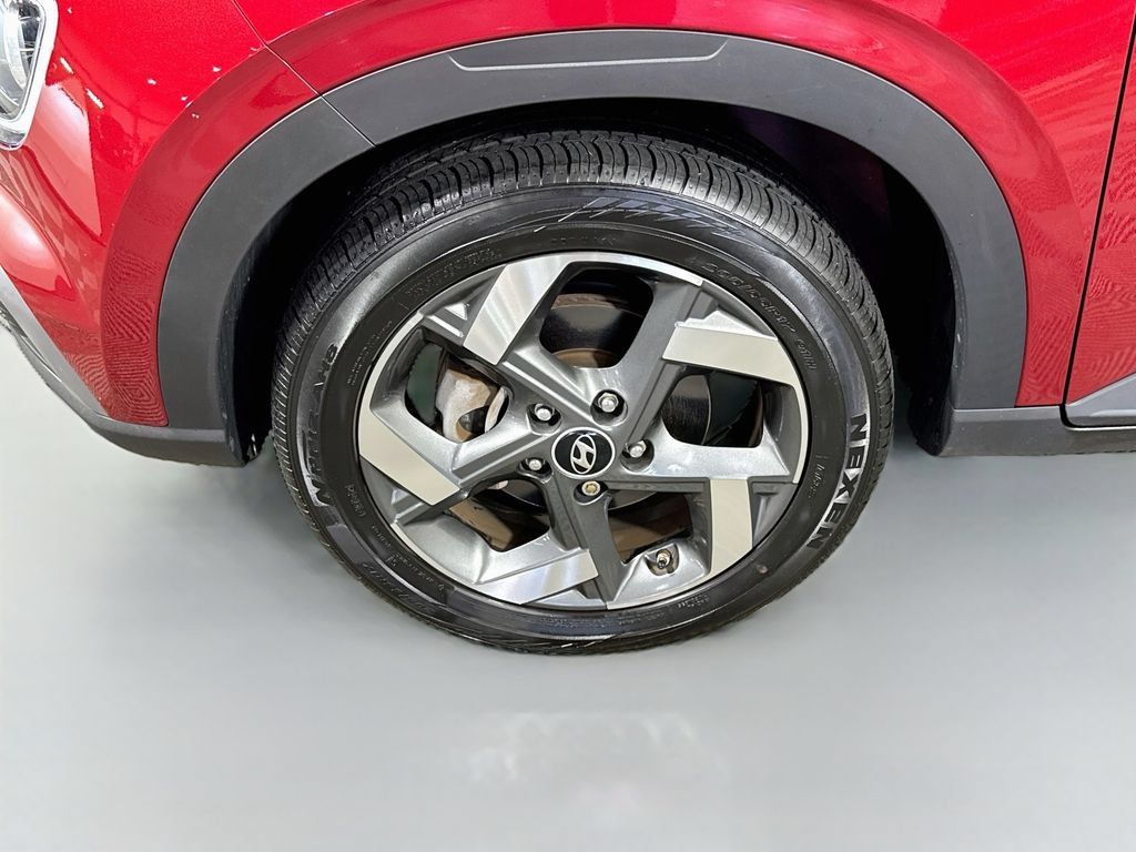 Used 2024 Hyundai Venue Limited FWD image 4