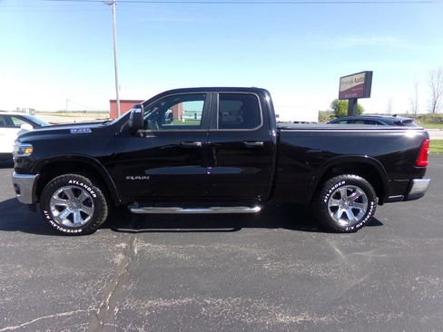 Used 2025 RAM 1500 Big Horn AWD/4WD image 2