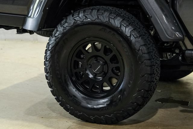 Used 2025 Jeep Gladiator Sport AWD/4WD image 35