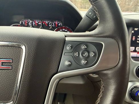 Used 2016 GMC Yukon SLT image 28