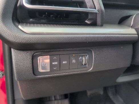 Used 2024 Chevrolet Traverse LT AWD/4WD image 22