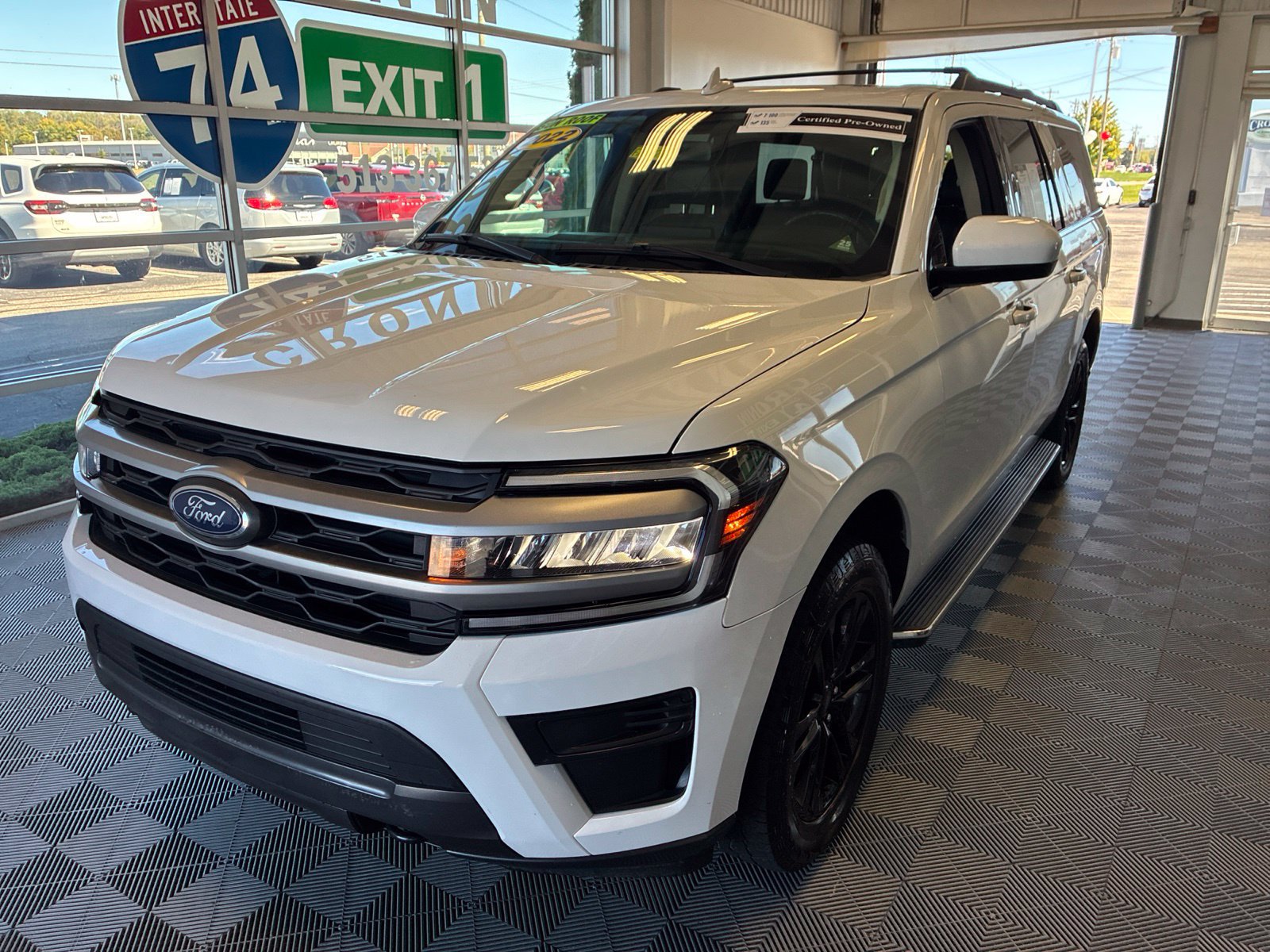 Used 2022 Ford Expedition Max XLT AWD/4WD image 3