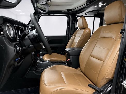 Used 2023 Jeep Wrangler Unlimited Sahara w/ Cold Weather Group AWD/4WD image 16