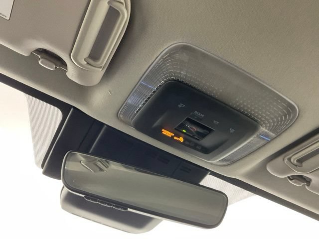 Used 2025 Toyota Prius XLE FWD image 23