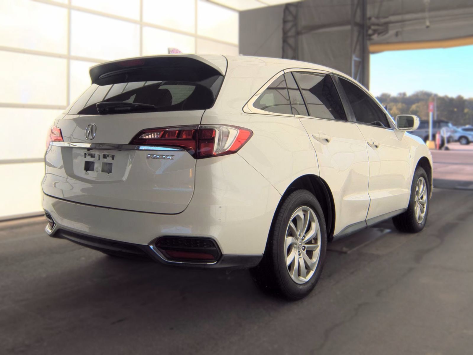 Used 2018 Acura RDX w/ Technology Package FWD image 3