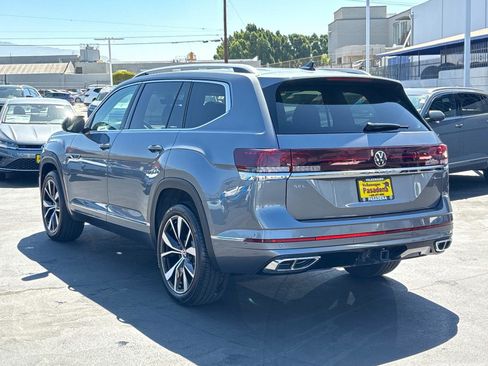 Used 2025 Volkswagen Atlas SEL Premium R-Line image 4