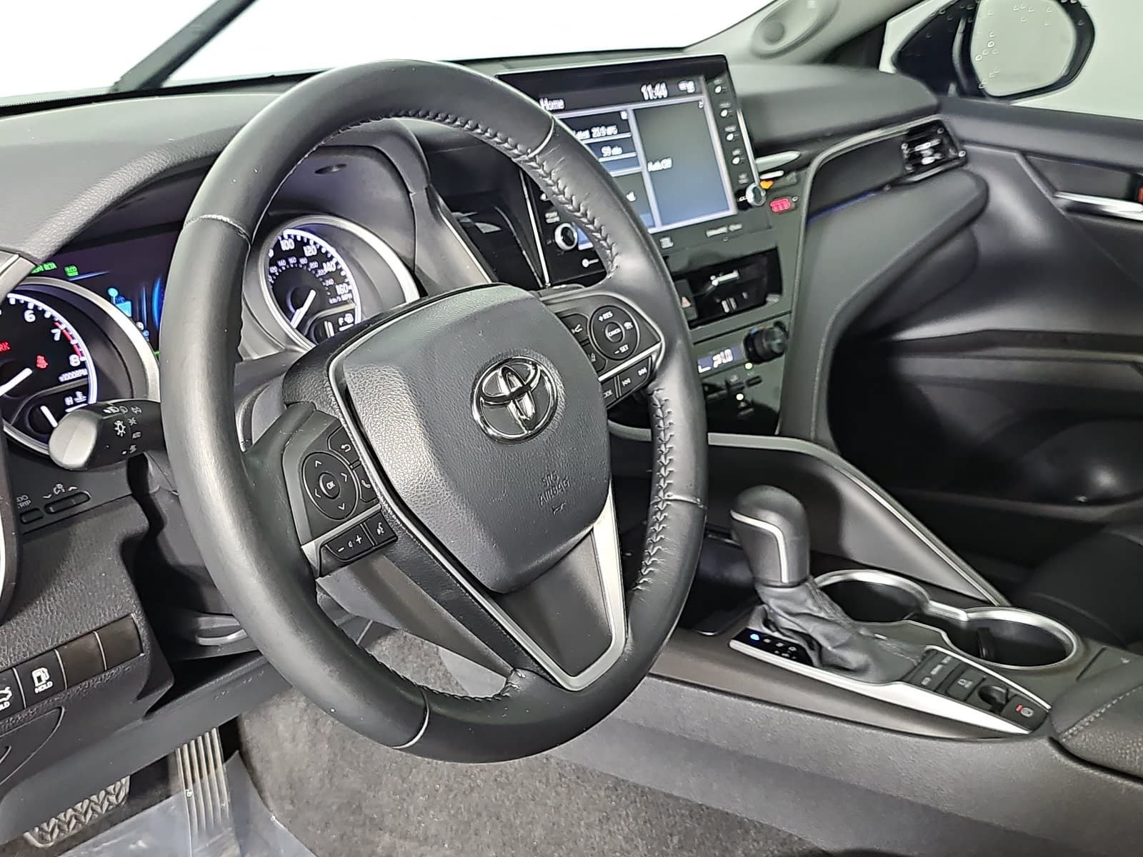 Used 2022 Toyota Camry XLE FWD image 15