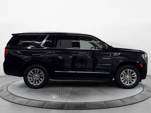 Used 2023 GMC Yukon SLT w/ SLT Premium Package AWD/4WD image 2