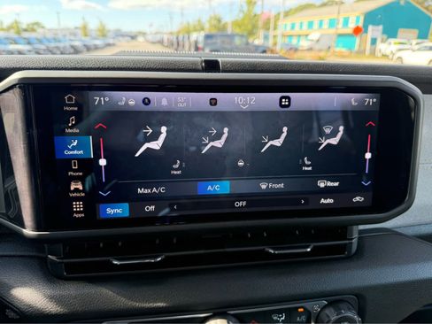 Used 2025 Jeep Gladiator Sport image 19