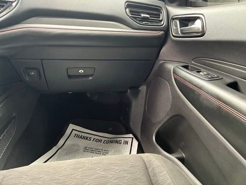 Used 2024 Dodge Durango GT image 38