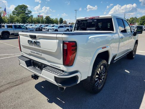 Used 2024 GMC Sierra 2500 Denali Ultimate AWD/4WD image 3