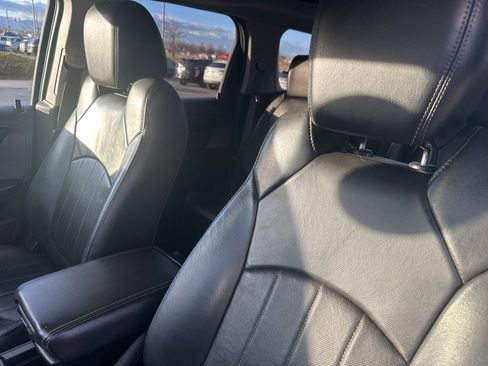 Used 2015 GMC Acadia SLT image 15