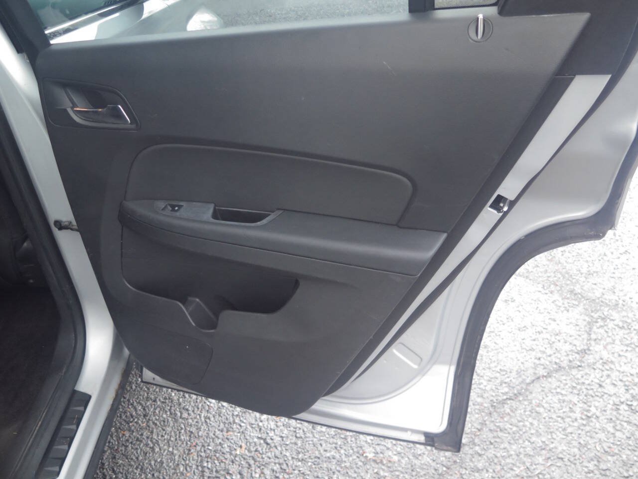 Used 2010 GMC Terrain SLE FWD image 16